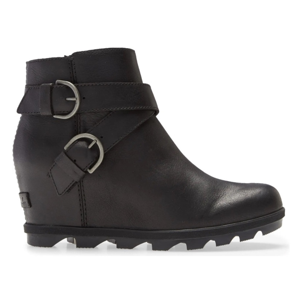 EUC Sorel black buckle booties. Size 9.5